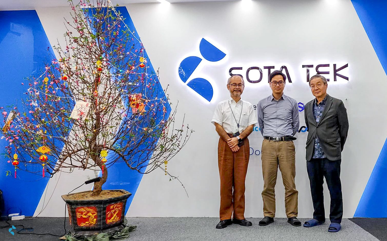 MR. EJII-AOKI-AND-MR. IZUMI-AIZU-VISIT-SOTATEK