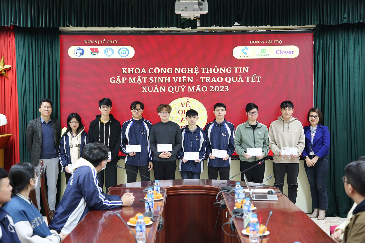 SotaTek Brought Tet Gift For UET Students